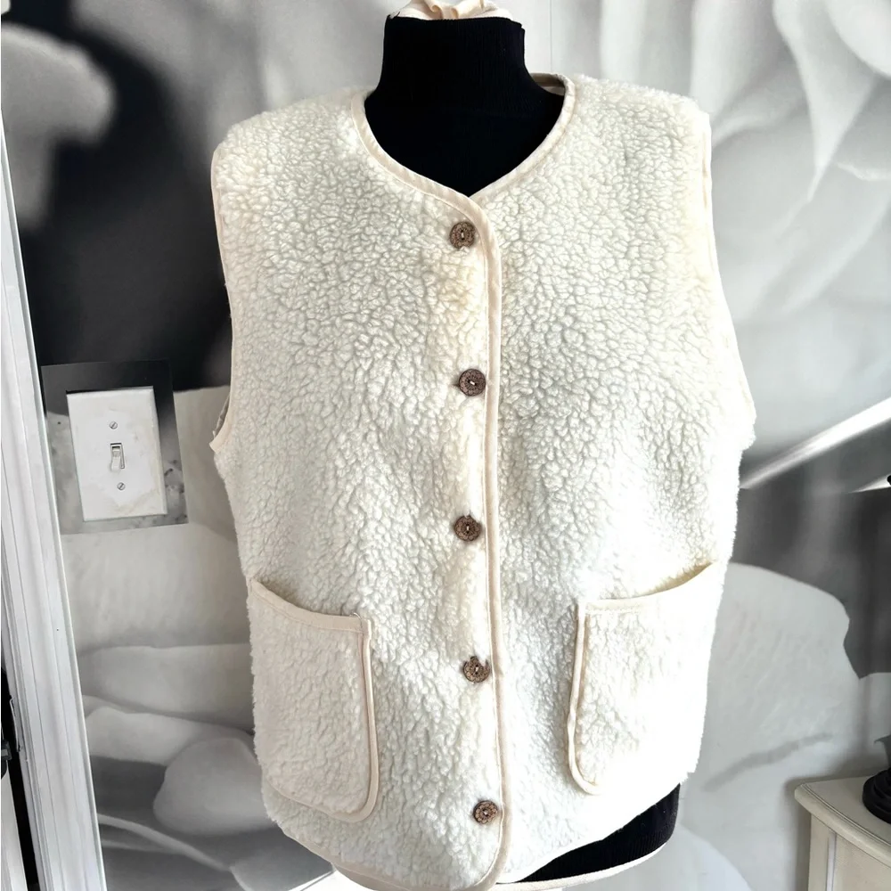 NWOT J& L Paris vest - Picture 3 of 10